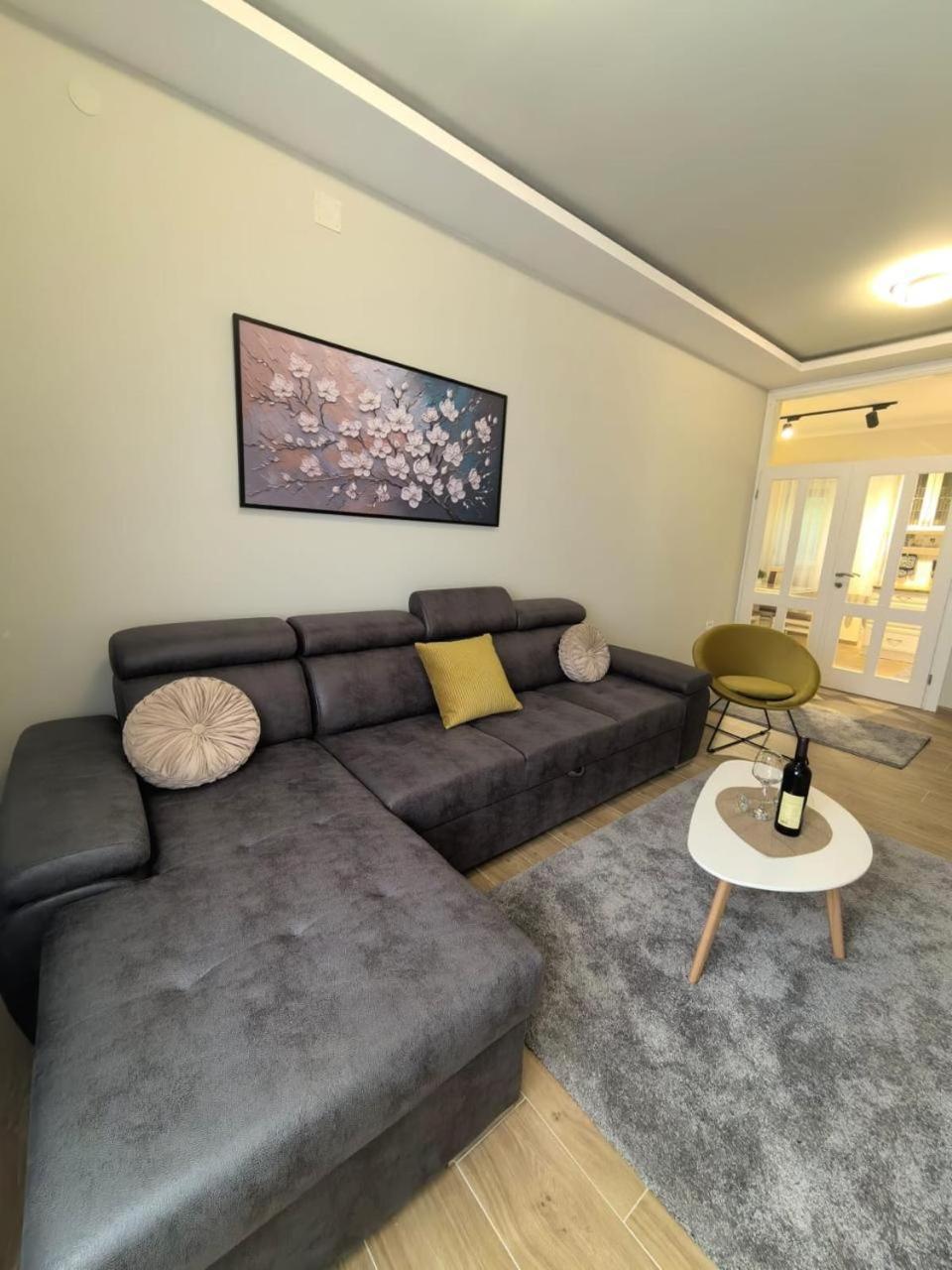 Sunny Hill - Parking - Fenced Garden - Luxury Loft Leilighet Kotor Eksteriør bilde