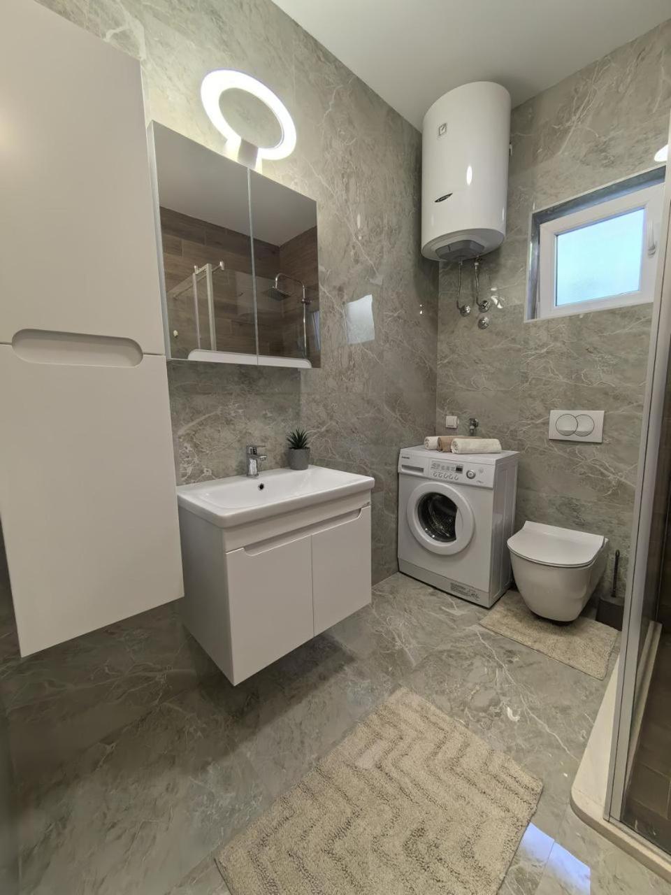 Sunny Hill - Parking - Fenced Garden - Luxury Loft Leilighet Kotor Eksteriør bilde
