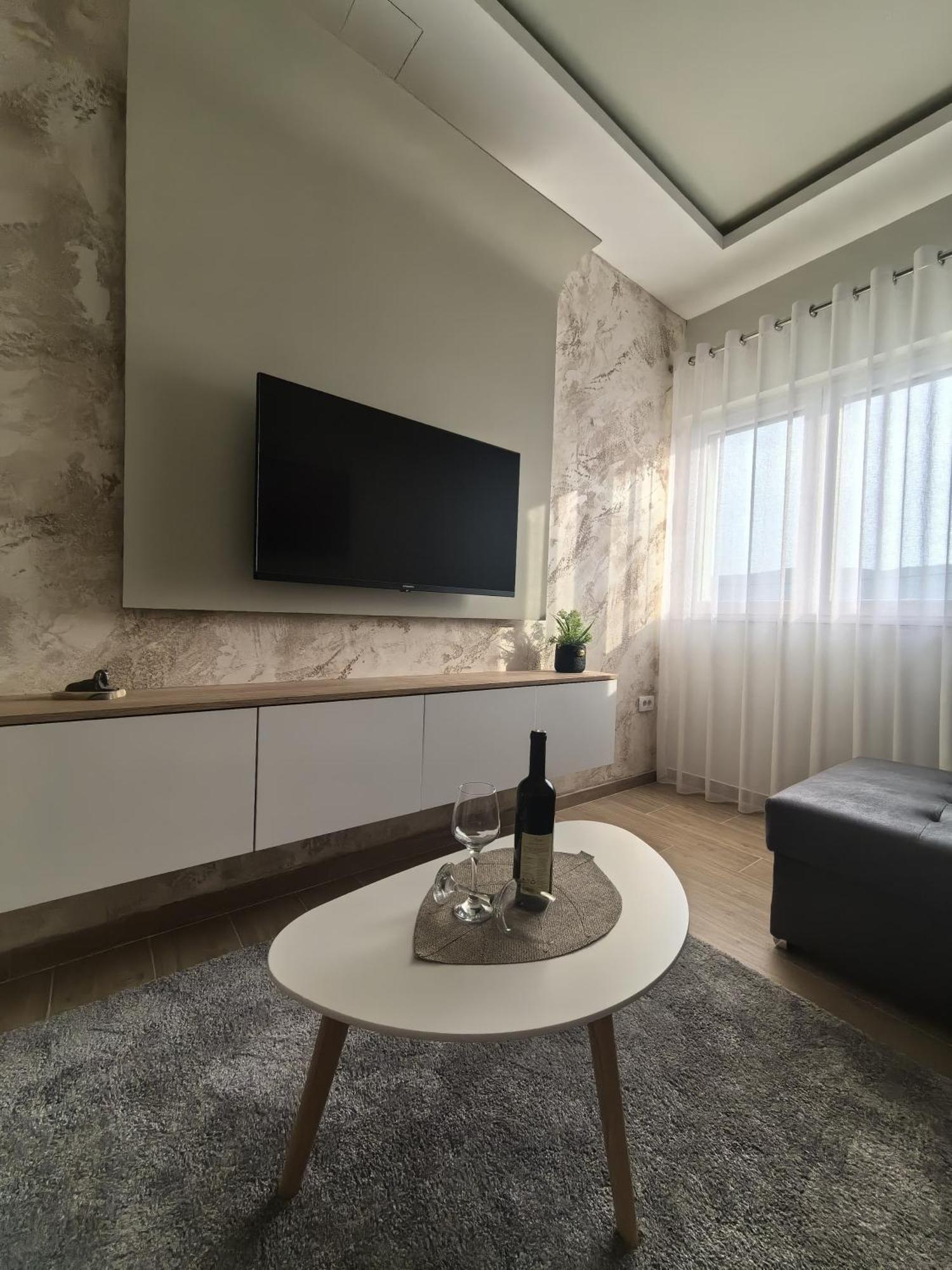 Sunny Hill - Parking - Fenced Garden - Luxury Loft Leilighet Kotor Eksteriør bilde